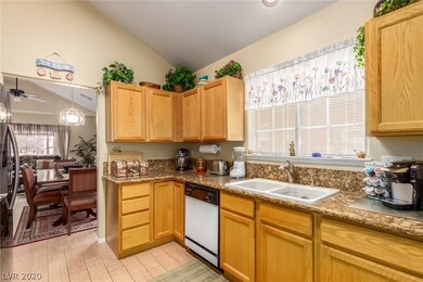 ~THIS END OF THE CHEF STYLE KITCHEN GIVES YOU THE