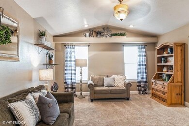 02_4425MarshalTrl_1_LivingRoom_LowRes