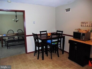 1517 King St, Reading, PA 19605 - photo 3