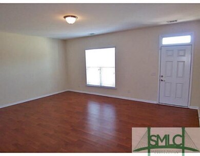 Dining Room. Laminate Flooring in LR & DR