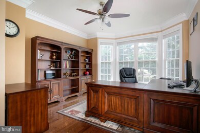 21382 Fairhunt Dr, Ashburn, VA 20148 - photo 5