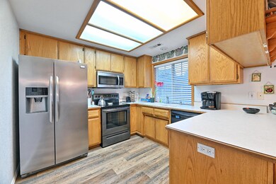 108 Daffney Ct, Central Point, OR 97502 - photo 6