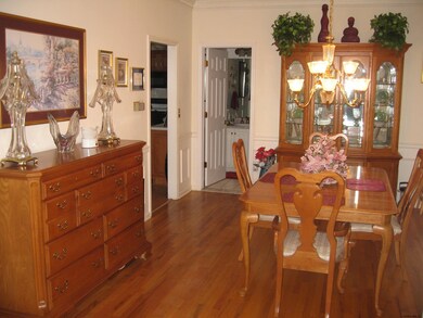 15 Yorkshire Ln, Delmar, NY 12054 - photo 7