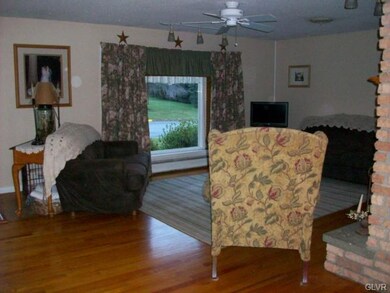 310 Birch St, Easton, PA 18040 - photo 4