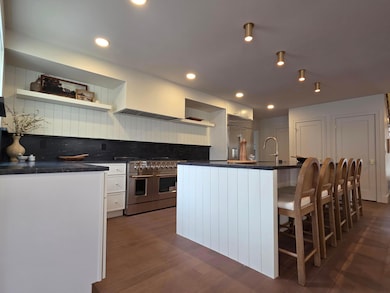 1869 Tewksbury Rd, Columbus, OH 43221 - photo 3