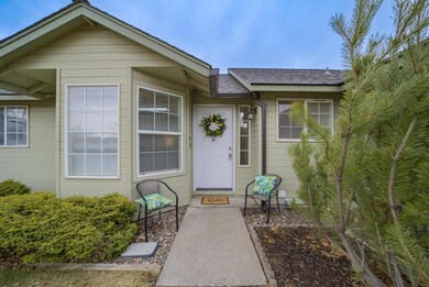 2014 SW 30th St, Redmond, OR 97756 - photo 3