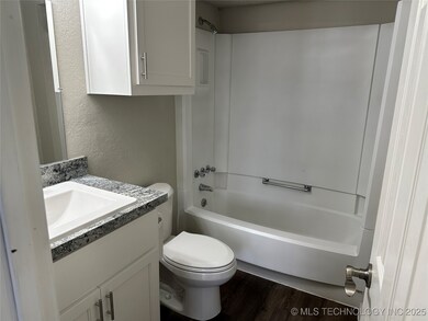 1012 E 143rd St, Glenpool, OK 74033 - photo 5