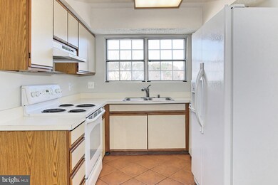 9320 Caspian Way unit 302, Manassas, VA 20110 - photo 7