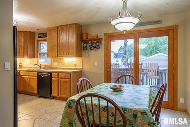 3120 W 65th St, Davenport, IA 52806 - photo 7