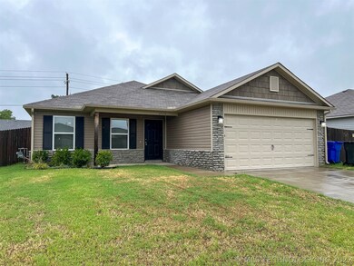 2914 E Pittsburg St, Broken Arrow, OK 74014 - photo 2