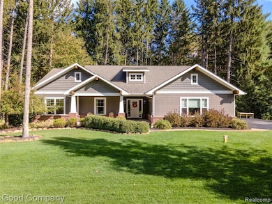 8726 Sunrise Mist Dr, Pinckney, MI 48169 - photo 2