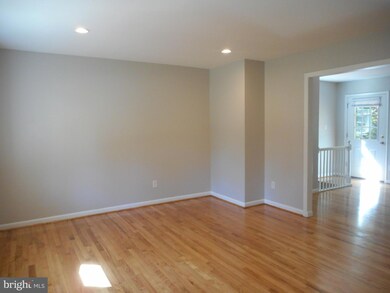 1600 Robin Ct, Fort Washington, MD 20744 - photo 2