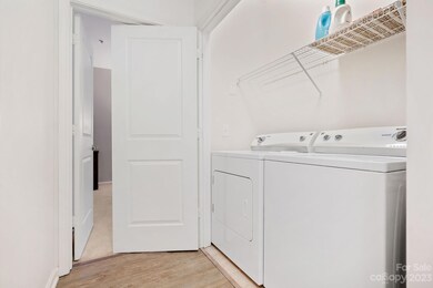 424 Appeldoorn Cir unit 424, Asheville, NC 28803 - photo 6