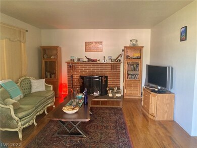  Original hardwood floors