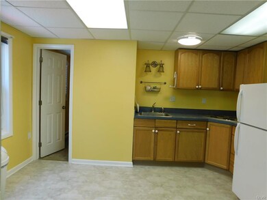 101 Delaware Rd unit 2, Riegelsville, PA 18077 - photo 4