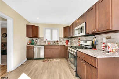 212 Grape St, Hammonton, NJ 08037 - photo 3