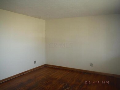 923 Wedgewood Dr, Columbus, OH 43228 - photo 2