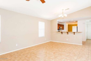 06-Living and Dining Rom