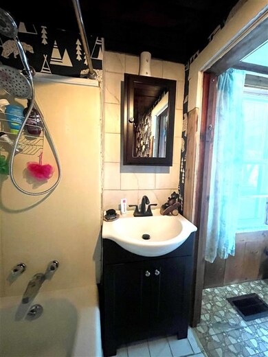 81 Water St, Lancaster, NH 03584 - photo 7