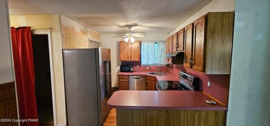 112 Maple Rd, Blakeslee, PA 18610 - photo 3