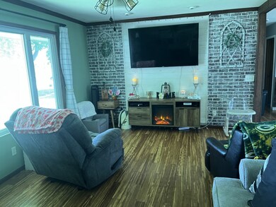 205 E Ensey St, Tuscola, IL 61953 - photo 4