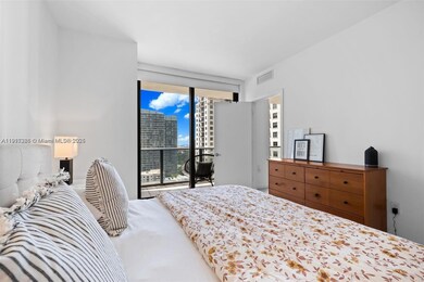 55 SW 9th St unit 2305, Miami, FL 33130 - photo 7