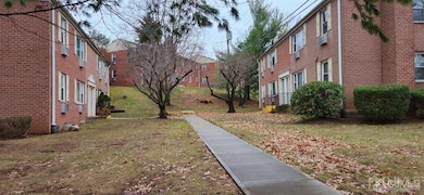 15 York Dr unit 1B, Edison, NJ 08817 - photo 2