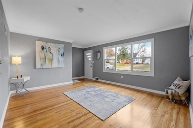 530 37th St NE, Cedar Rapids, IA 52402 - photo 4