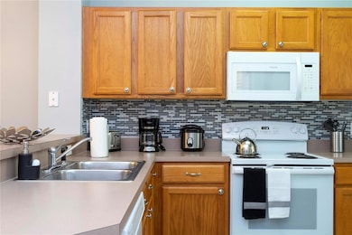 3006 Yellow Lantana Ln, Kissimmee, FL 34747 - photo 7