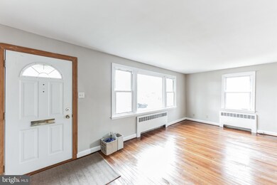 606 Emerson Ave, Reading, PA 19605 - photo 3