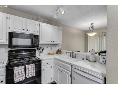 4000 Carman Dr unit 101, Lake Oswego, OR 97035 - photo 5