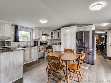 8316 S 300th East Ave, Broken Arrow, OK 74014 - photo 6