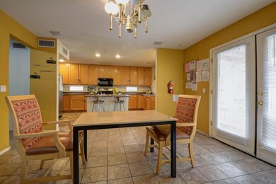 Dining/ Family Room