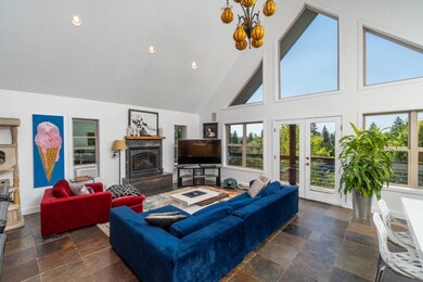 1284 NW Ogden Ave, Bend, OR 97701 - photo 5