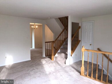 13887 Laura Ratcliff Ct, Centreville, VA 20121 - photo 4