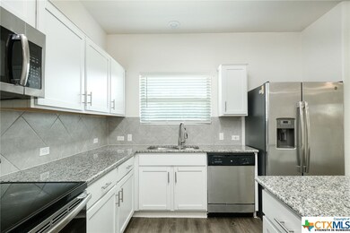 513 Circle Way unit 8D, Jarrell, TX 76537 - photo 4