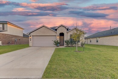 10002 Palm Royal Dr, Baytown, TX 77521 - photo 2