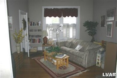 215 E Church St unit 1, Bethlehem, PA 18018 - photo 2