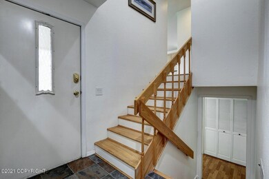 Entrance w/Stairway
