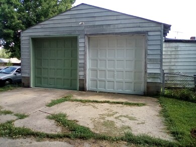 1702 B St, Anderson, IN 46016 - photo 4