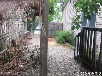 Right Side Yard1