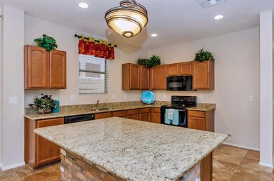 11815 W Foothill Dr-large-007-9-Kitchen-
