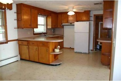 571 Parker St, Springfield, MA 01129 - photo 6