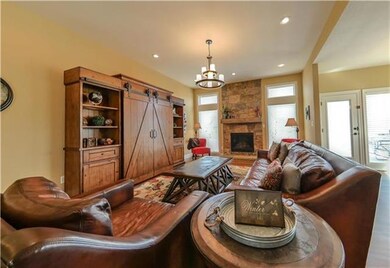 907 S Ash St, Raymore, MO 64083 - photo 7