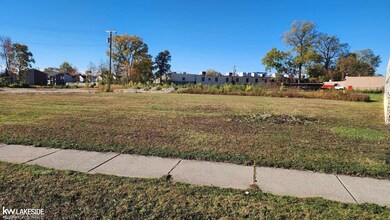 30935 Utica Rd, Roseville, MI 48066 - photo 4