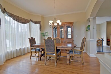004_Dining