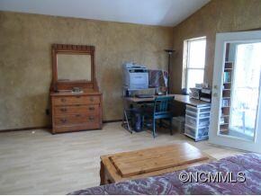 Large Bedroom photo 3