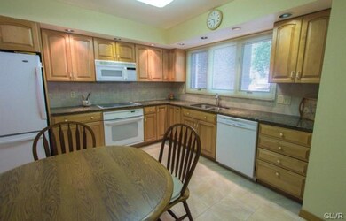 147 E Market St, Bethlehem, PA 18018 - photo 6