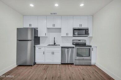 7-web-or-mls-1110 E Polk St-7