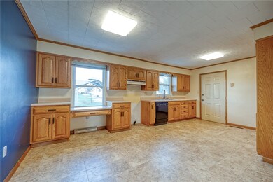 118 E 2nd Ave, Latrobe, PA 15650 - photo 5